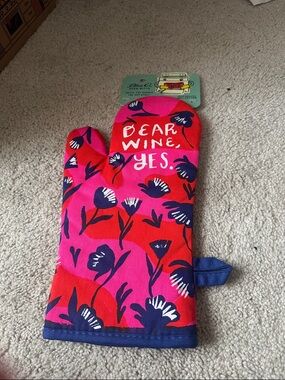 NWT Blue Q Dear Wine Yes Oven Mitt - Pink & Red Floral